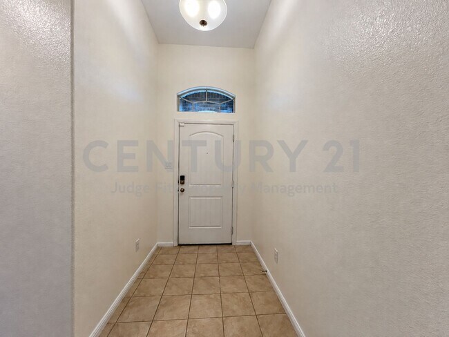 Building Photo - 712 Ben Lake Trl