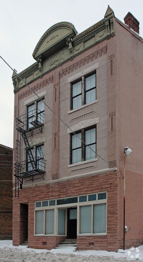 Building Photo - 2806 Colerain Ave