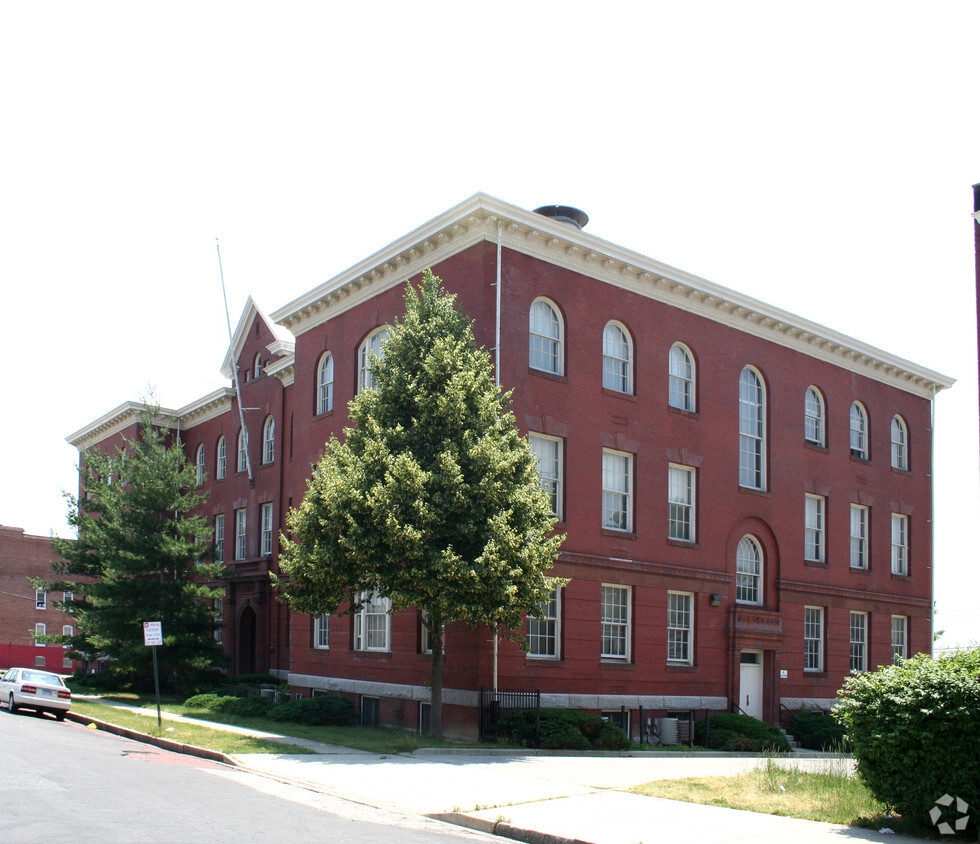 Foto del edificio - Coleman Manor Apartments