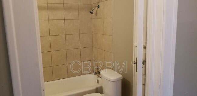 Foto del edificio - 2412 24th St