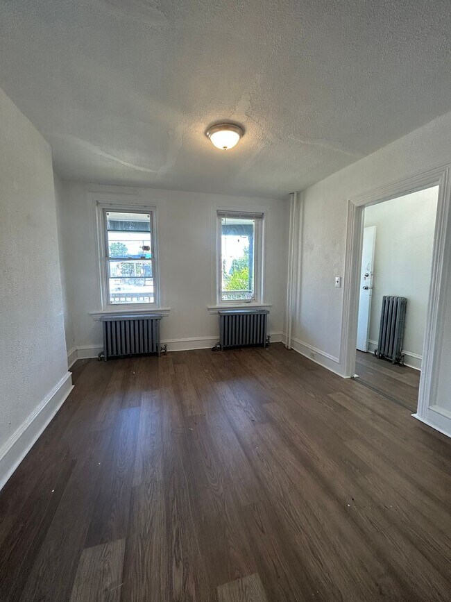 Foto del edificio - 181 Pennington Ave