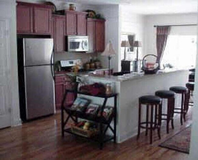 Foto del edificio - 402 Wade Creek Rd