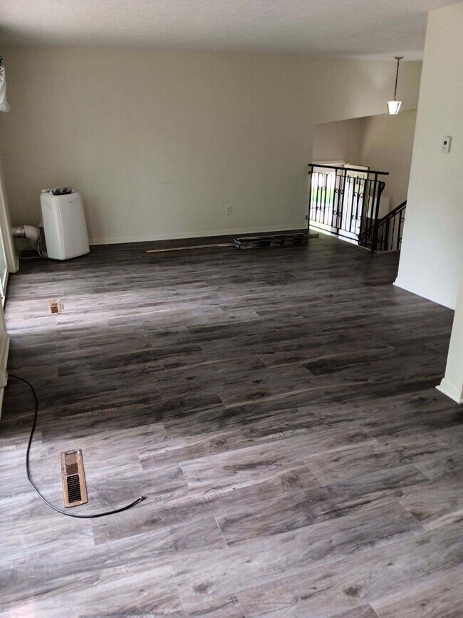 Foto del edificio - 4706 Krental Ave