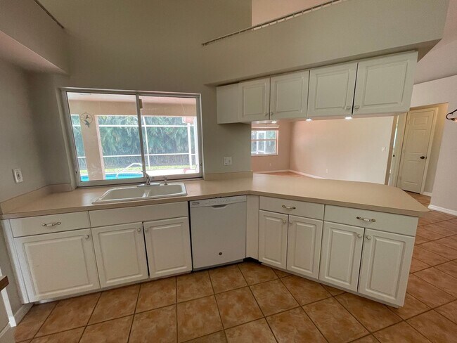 Foto del edificio - ANNUAL RENTAL - 3 BED / 2 BATH POOL HOME IN BERKSHIRE LAKES AND PET FRIENDLY!