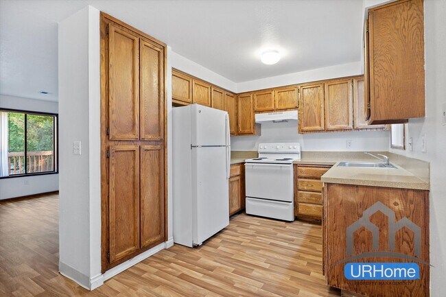 Building Photo - 424 SE 169th Ave