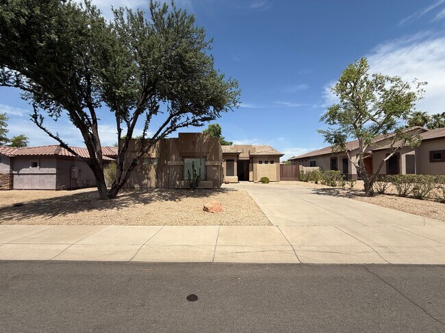 Foto del edificio - 2536 E Remington Pl