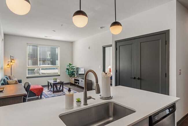 Foto del edificio - 6160 N Rural St