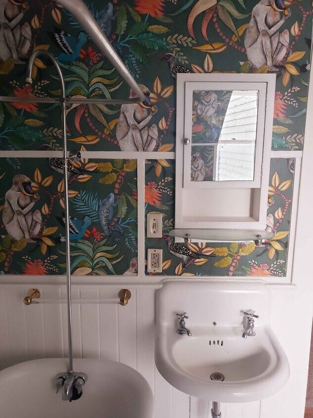 207 Lancaster Ave Unit 3rd Floor, Buffalo, NY 14222 Apartments in