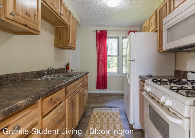 Building Photo - 3 br, 1 bath House - 105 N Jefferson