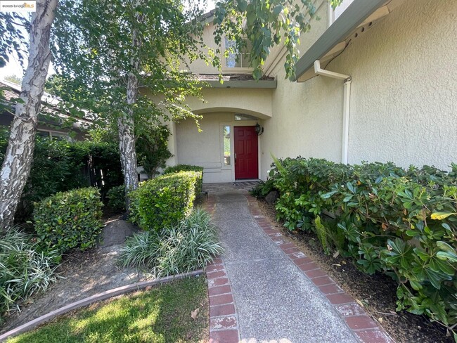 Building Photo - 538 Apple Hill Dr