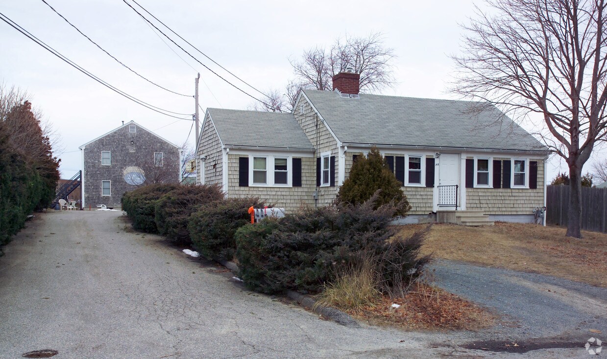 Primary Photo - 148 Cedar St