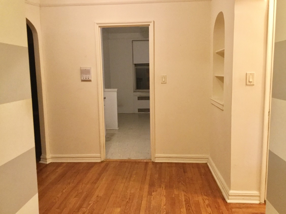 Primary Photo - 252 74th St