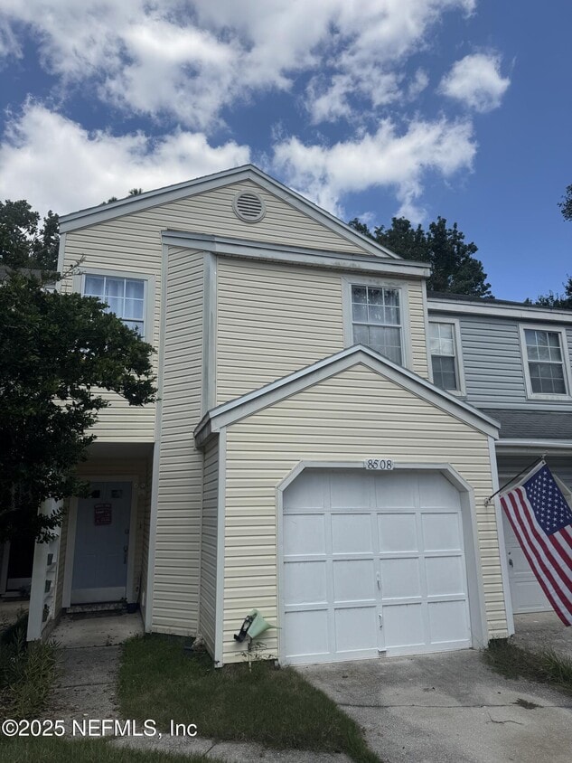 Foto principal - 8508 Sturbridge Cir W