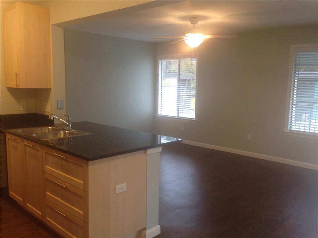 Primary Photo - 4559 Avenue A