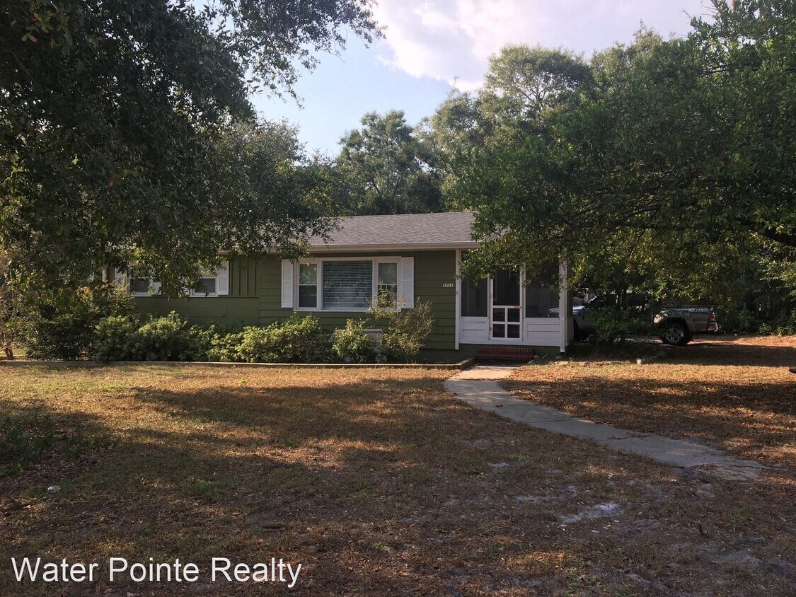 3 br, 2 bath House 5211 Wrightsville Ave House Rental in Wilmington