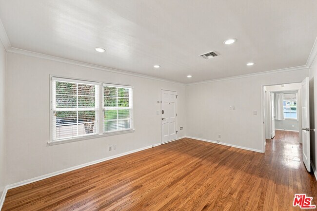 Foto del edificio - 2904 Oakhurst Ave