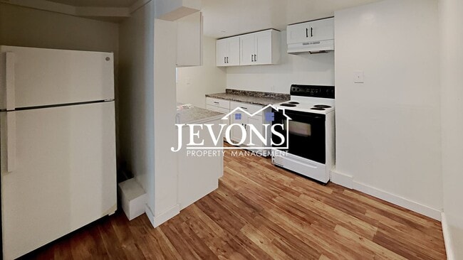 Building Photo - Inviting 2-bedroom 4-plex near Pritchard I...
