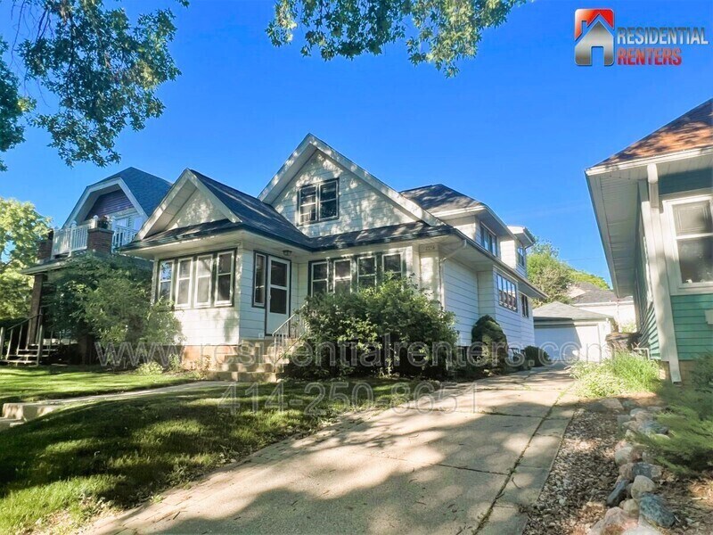 2374 N 61st St, Wauwatosa, WI 53213 Condo for Rent in Wauwatosa, WI