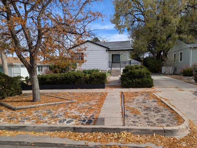 Street view: looks like house, but is duplex - 119 Farragut Ave