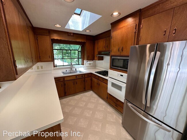 Foto del edificio - 4 br, 2 bath House - 957 Forest Lane