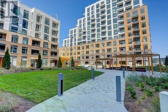 Building Photo - 7950 Bathurst St