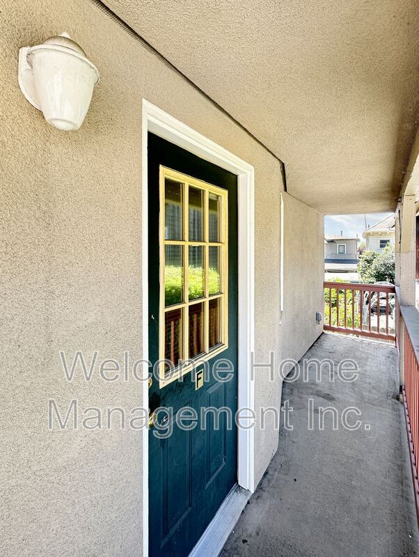 Photo - 1436 Henry St House