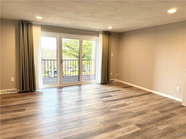 Foto del edificio - 62 Chestnut Rd