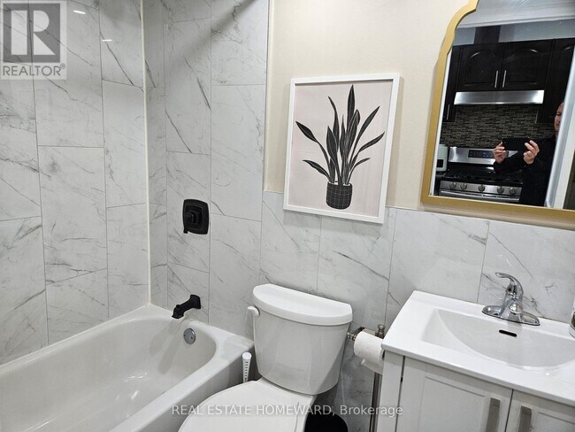 Photo du bâtiment - 141 Coxwell Ave