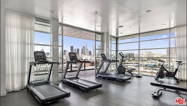 Foto del edificio - 530 S Hewitt St