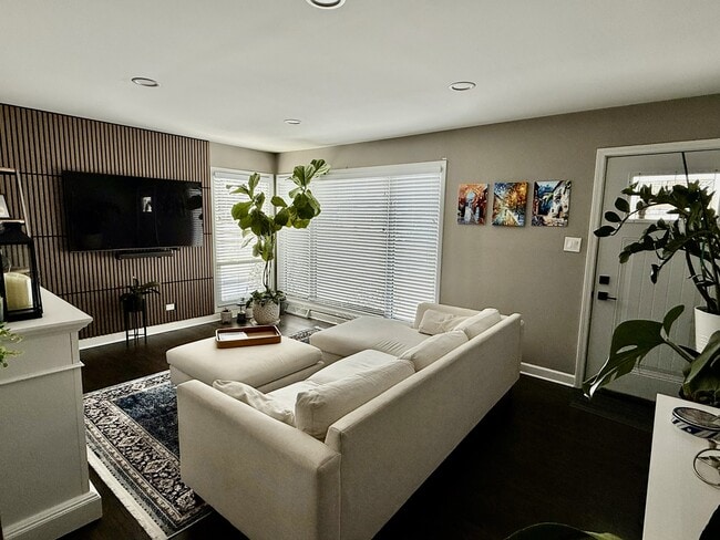 Foto del edificio - 355 N 2nd Ave