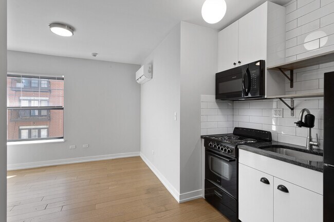 Foto del edificio - 6019 N Winthrop Ave