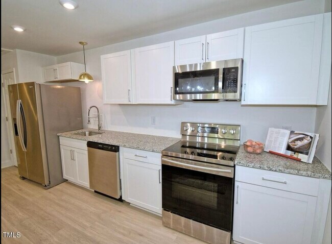 Building Photo - 130 S Estes Dr