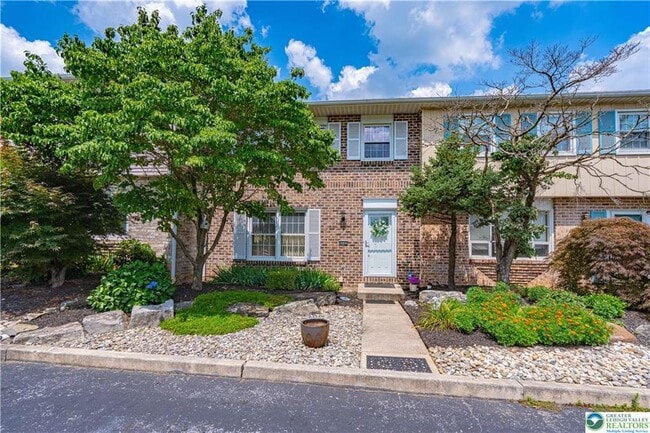 Foto del edificio - 4531 N Hedgerow Dr