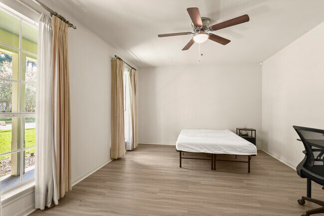 Foto del edificio - 5240 Heritage Dr