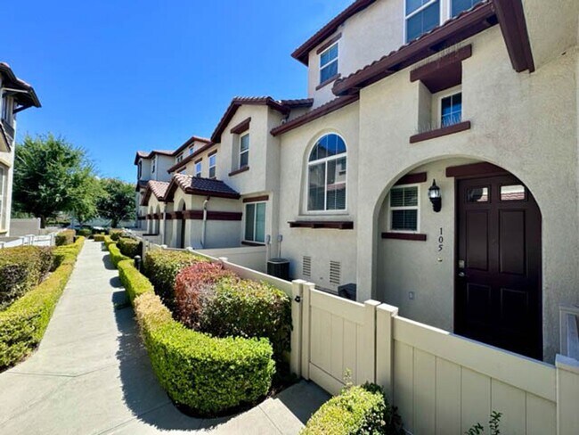 Foto del edificio - Upgraded 3 bedroom Willow Haven Condo available for LEASE in Murrieta!