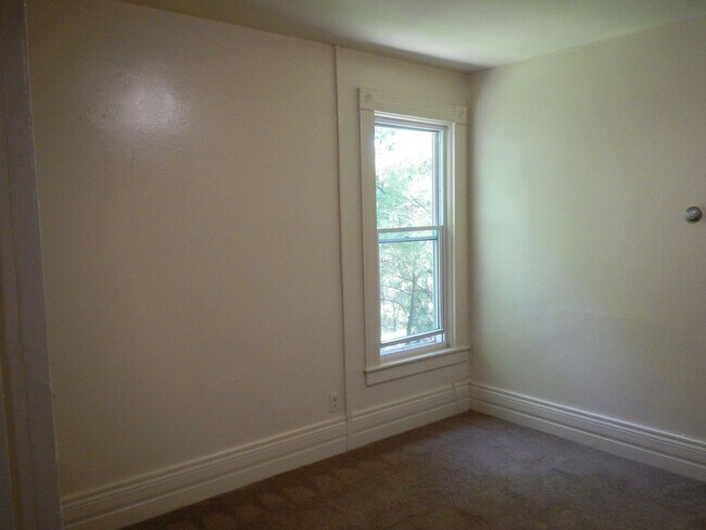Building Photo - 134 Bassett St