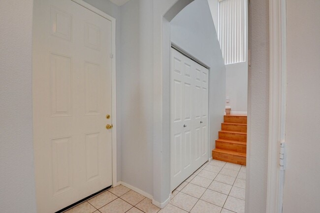 Building Photo - BEAUTIFUL 2 STORY SINGLE FAMILY HOME WITH ...