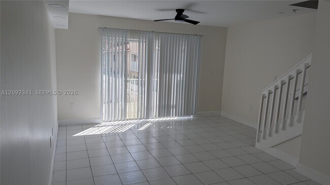 Foto del edificio - 208 Riviera Cir