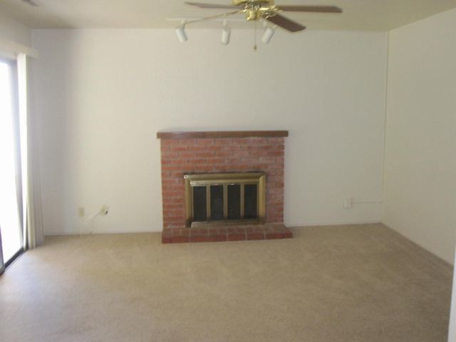 Foto del edificio - House For Rent in Modesto