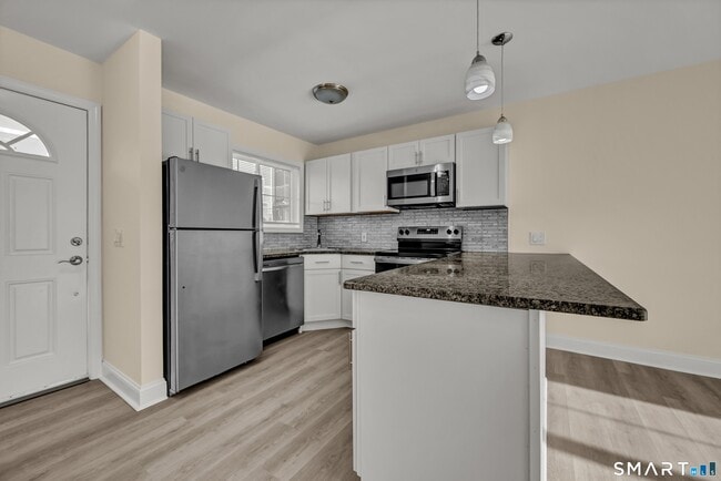 Building Photo - 113 Park Ave