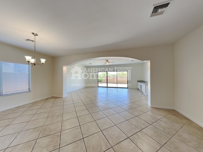 Building Photo - 10483 E Rita Ranch Crossing Circle
