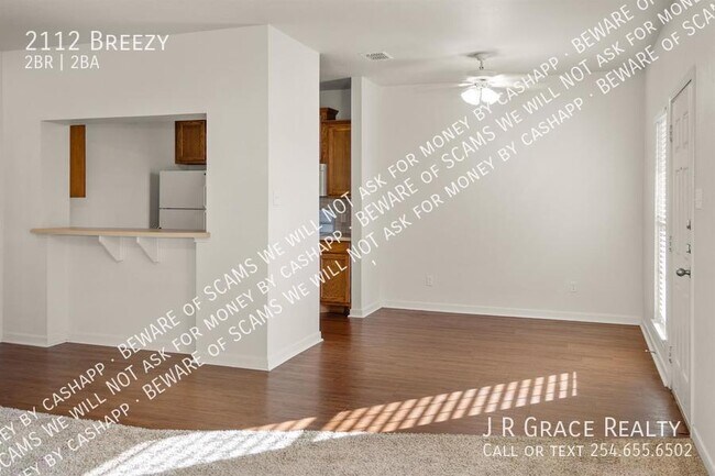 Building Photo - 2112 Breezy Dr