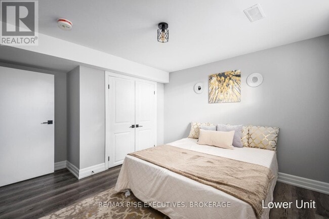 Building Photo - 34 Ruskin St