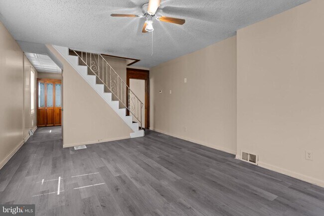 Foto del edificio - 129 Blake Ave