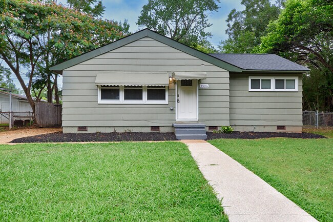 Building Photo - 3506 Oleander Rd SW