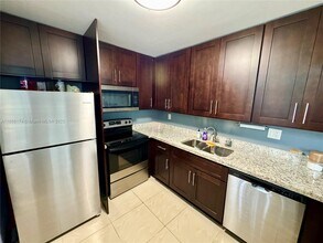 Building Photo - 9495 Evergreen Pl
