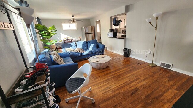 Foto del edificio - 433 Ella St