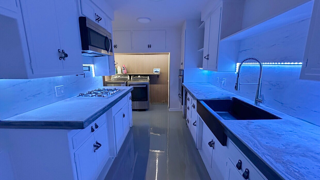 Foto principal - 4805 Saviers Rd
