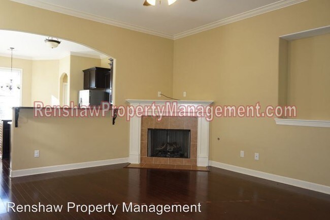 Building Photo - 6861 Lagrange Grove Dr