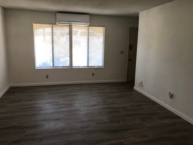 Building Photo - 21036 Santa Barbara Dr